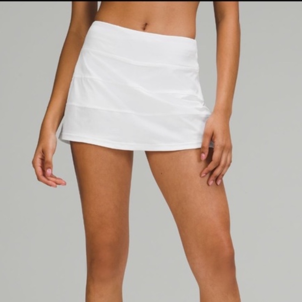 Lululemon White Pace Rival Mid-Rise Skirt Size 2 NWOT